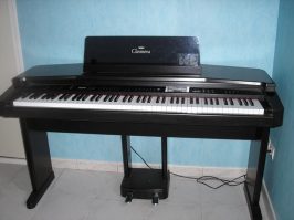 YAMAHA CVP 55