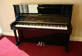 Piano Yamaha U1A