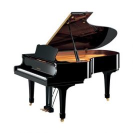 Piano Yamaha C5