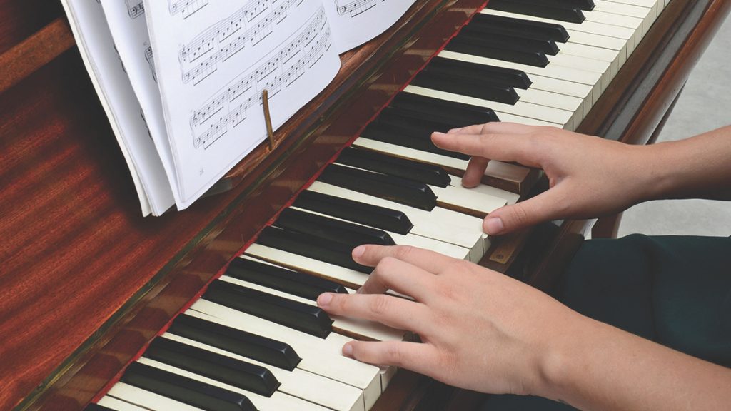 Học đàn piano giúp phát triển tư duy