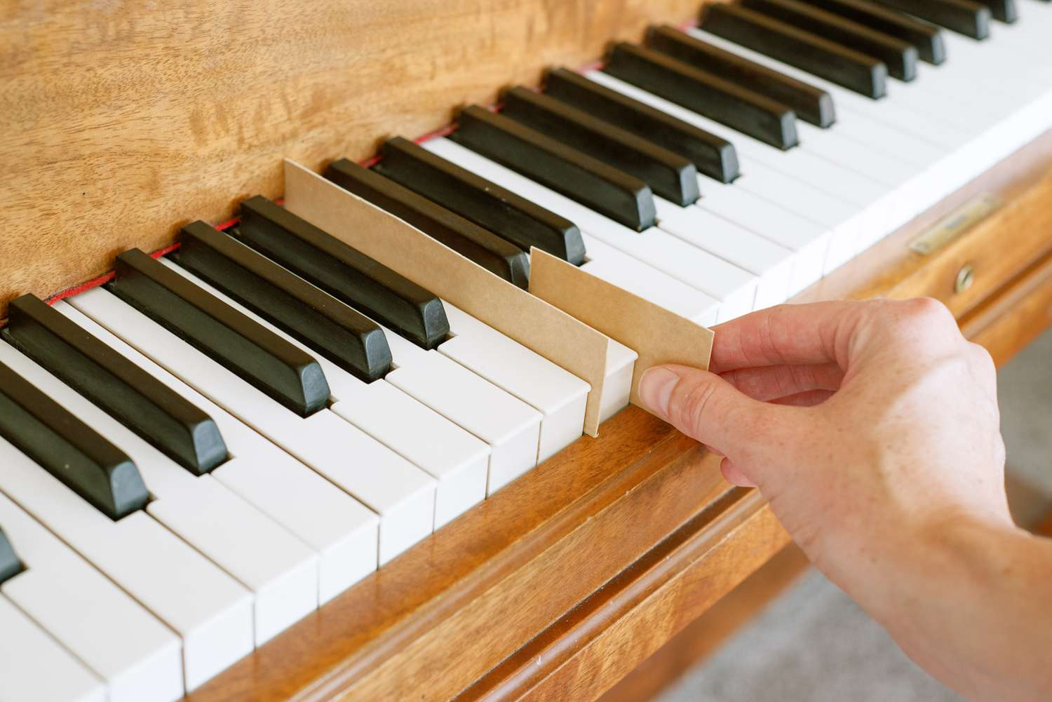 Những điều cần lưu ý khi vệ sinh đàn piano Những điều cần lưu ý khi vệ sinh đàn piano