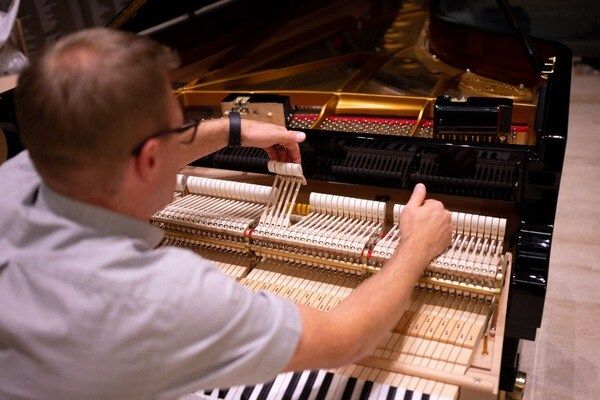 Chơi đàn piano có dễ dàng hơn khi mua ở Bắc Ninh? - Khám phá điều kiện lý tưởng để bắt đầu hành trình âm nhạc